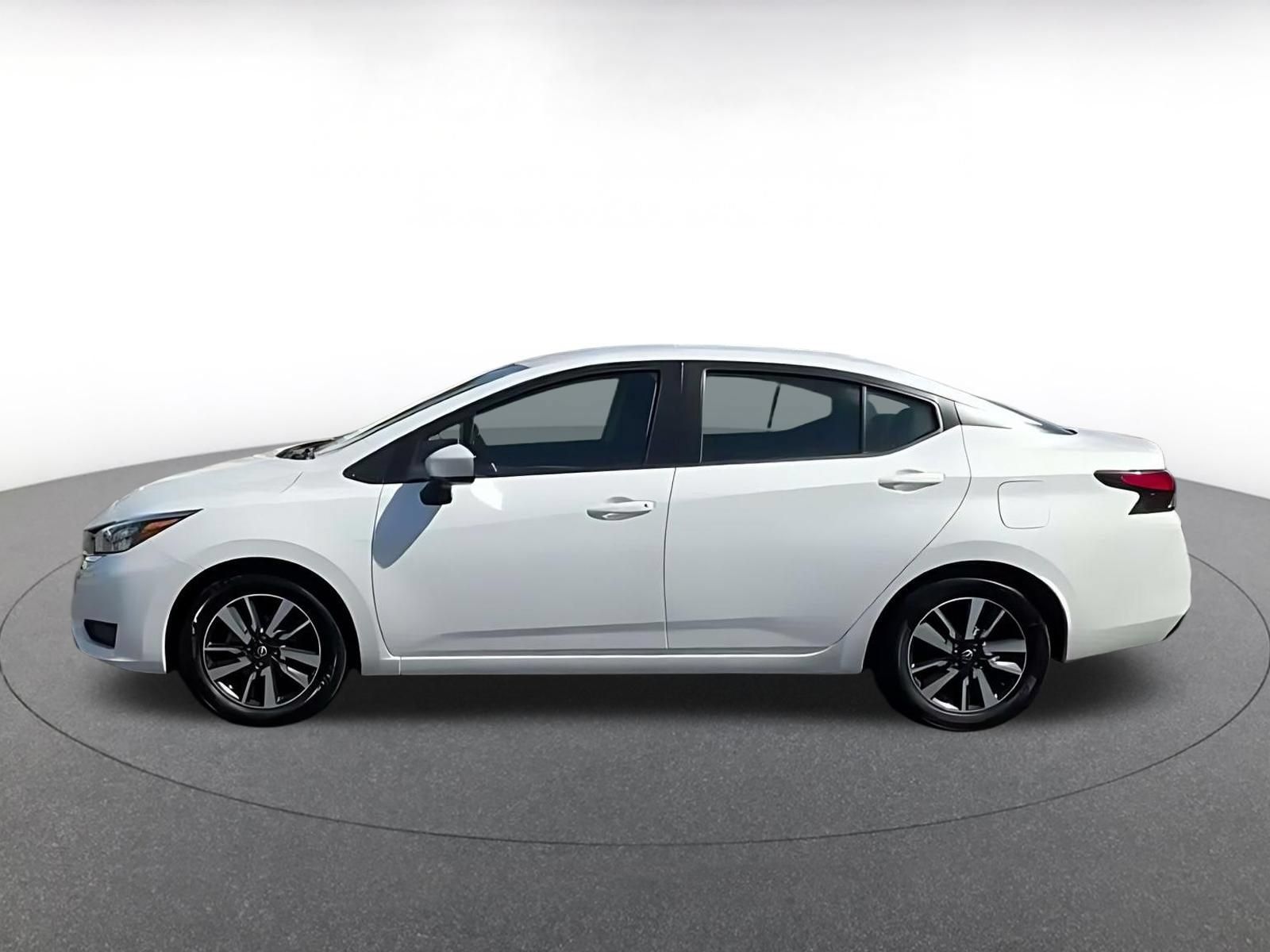 Used 2025 Nissan Versa SV FWD image 8