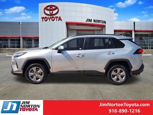 Used 2024 Toyota RAV4 XLE w/ Convenience Package FWD image 5