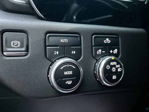 Used 2024 GMC Sierra 1500 Elevation AWD/4WD image 22