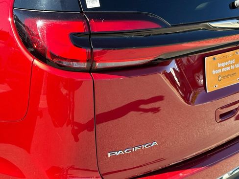 Used 2024 Chrysler Pacifica Touring-L FWD image 20