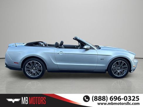 Used 2010 Ford Mustang GT Premium RWD image 5