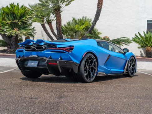 Used 2025 Lamborghini Revuelto AWD/4WD image 3