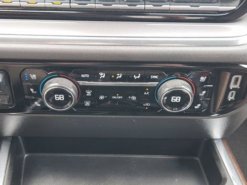 Used 2023 Chevrolet Silverado 1500 High Country w/ Technology Package AWD/4WD image 19