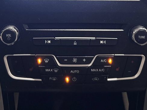 Used 2018 Ford Fusion SE w/ Equipment Group 602A FWD image 33