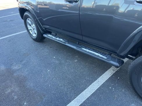 Used 2022 Toyota 4Runner SR5 Premium w/ Moonroof Package image 32