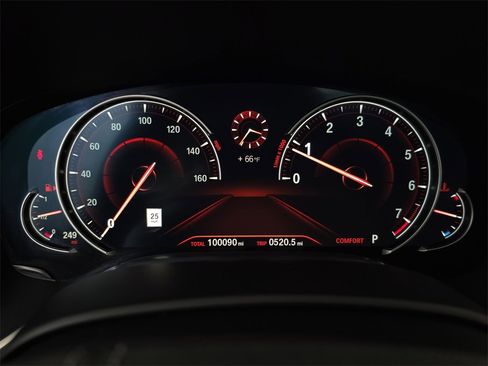 Used 2017 BMW 750i image 22