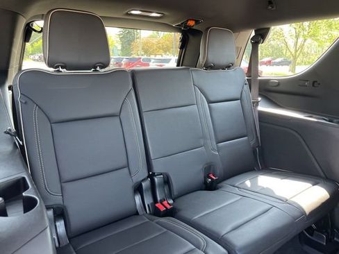 Used 2023 GMC Yukon SLT w/ SLT Luxury Package AWD/4WD image 40