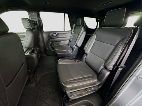 Used 2025 Chevrolet Tahoe Premier AWD/4WD image 24
