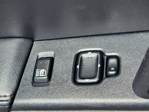 Used 2010 MAZDA MX-5 Miata Grand Touring w/ Premium Pkg RWD image 28