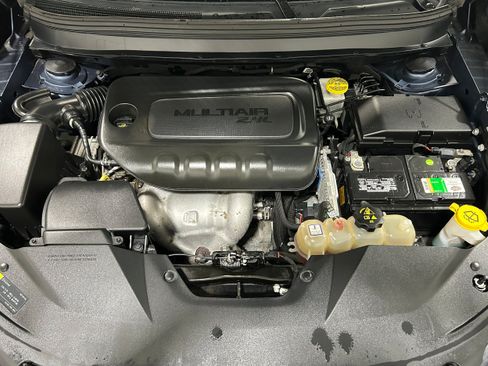 Used 2019 Jeep Cherokee Latitude Plus AWD/4WD image 21