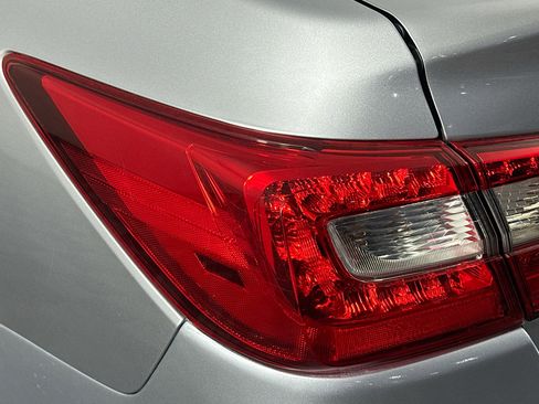 Used 2016 Subaru Legacy 2.5i Limited image 34