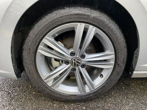 Used 2024 Volkswagen Jetta SE FWD image 10