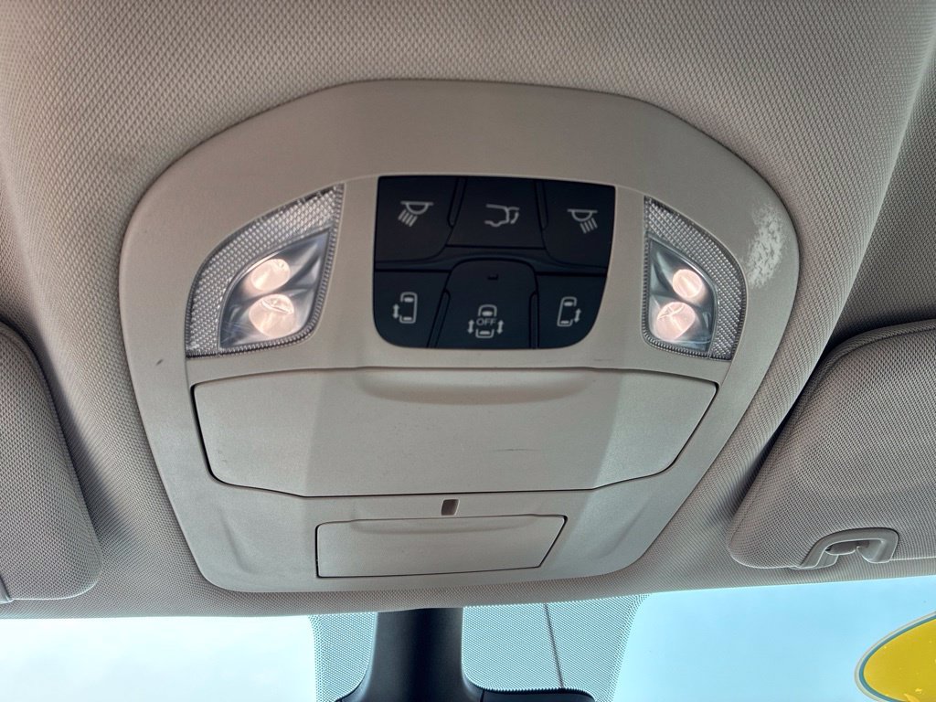 Used 2024 Chrysler Pacifica Touring-L FWD image 17