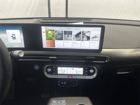 Used 2024 Genesis GV60 RWD image 31