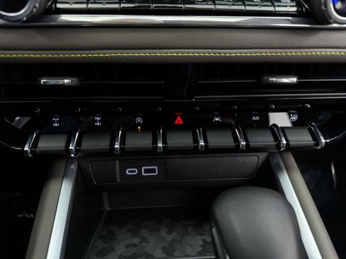 Used 2024 Chevrolet Colorado ZR2 w/ Technology Package image 26