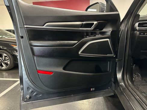 Used 2022 Kia Telluride LX image 12