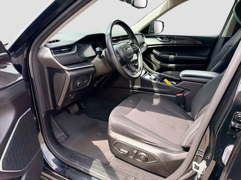 Used 2022 Jeep Grand Cherokee L Laredo w/ Luxury Tech Group I AWD/4WD image 27