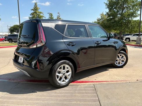 Used 2025 Kia Soul LX w/ LX Technology Package FWD image 6