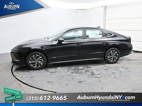 New 2026 Hyundai Sonata Blue FWD image 14