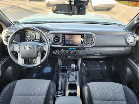 Used 2022 Toyota Tacoma TRD Sport w/ Technology Package image 30