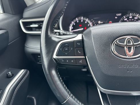 Used 2022 Toyota Highlander XLE image 20