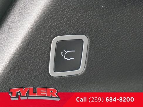 New 2026 Chrysler Voyager LX image 20