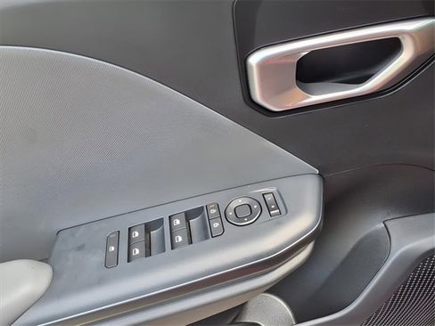 New 2025 Kia K4 LXS image 16