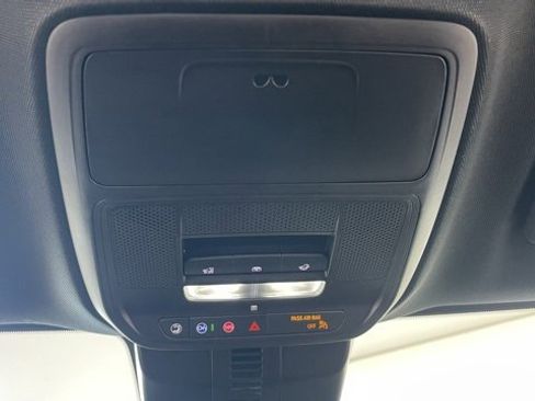 Used 2025 Chevrolet Traverse Z71 w/ Enhanced Driving Package image 43