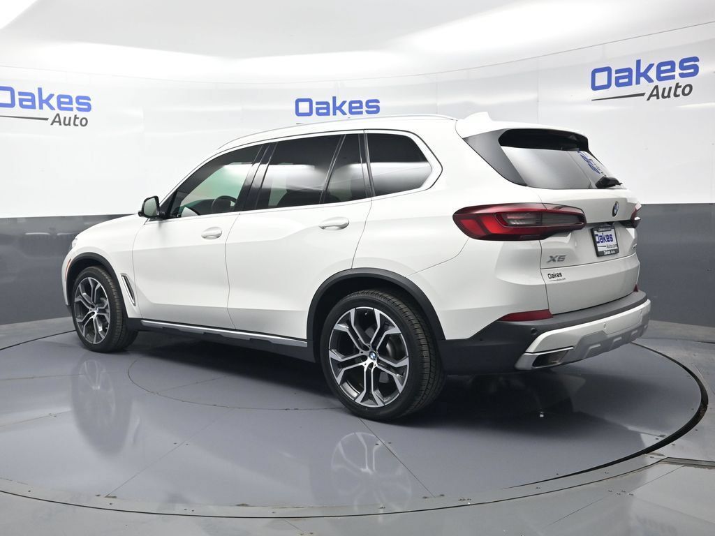 Used 2022 BMW X5 xDrive40i w/ Executive Package AWD/4WD image 5