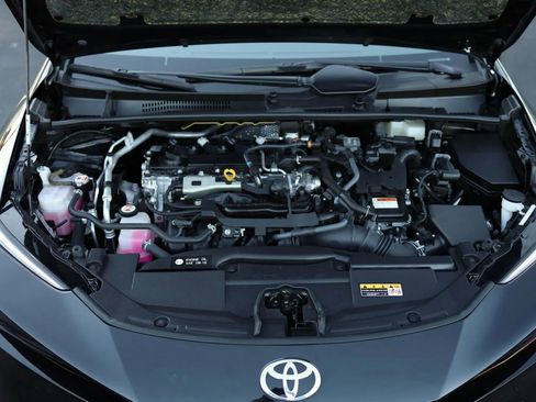 Used 2024 Toyota Prius XLE image 44