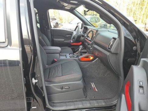 Used 2025 Nissan Frontier PRO-4X AWD/4WD image 13