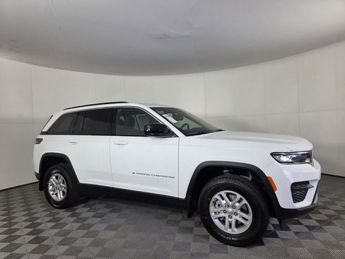 New 2025 Jeep Grand Cherokee Laredo w/ MOPAR Finishing Package image 2