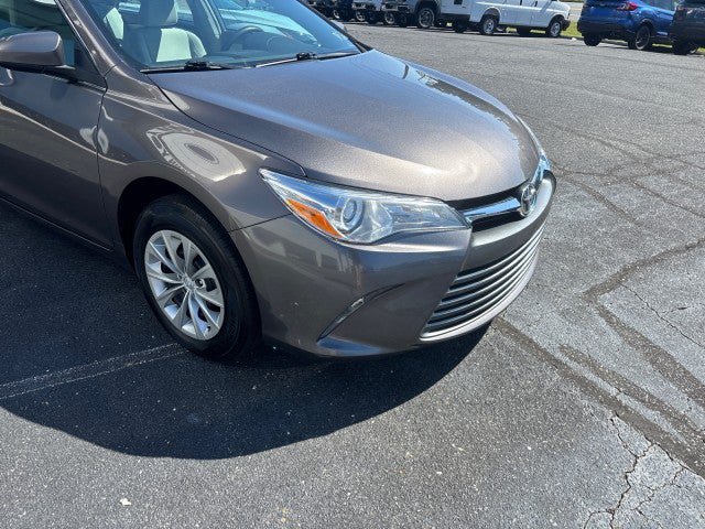 Used 2017 Toyota Camry LE FWD image 6