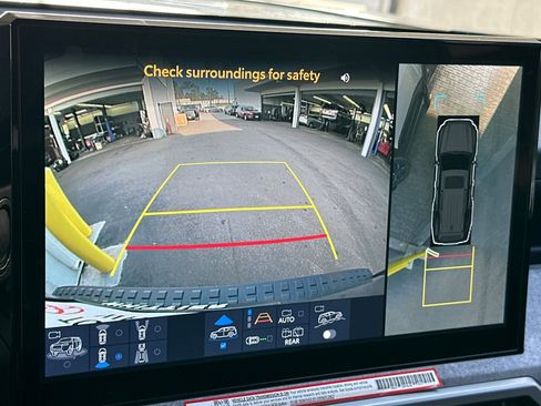 Certified 2025 Toyota 4Runner Trailhunter image 27