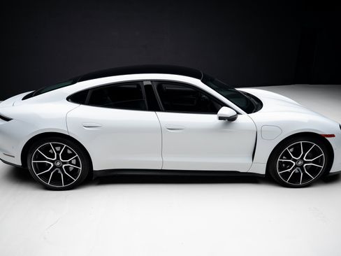 Used 2023 Porsche Taycan w/ Premium Package image 29