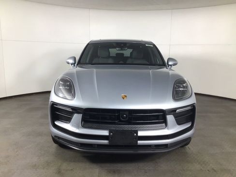 Certified 2026 Porsche Macan AWD/4WD image 10