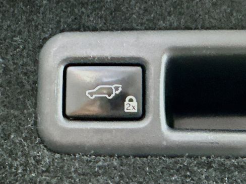 Used 2018 Lexus RX 350L w/ Premium Package image 33