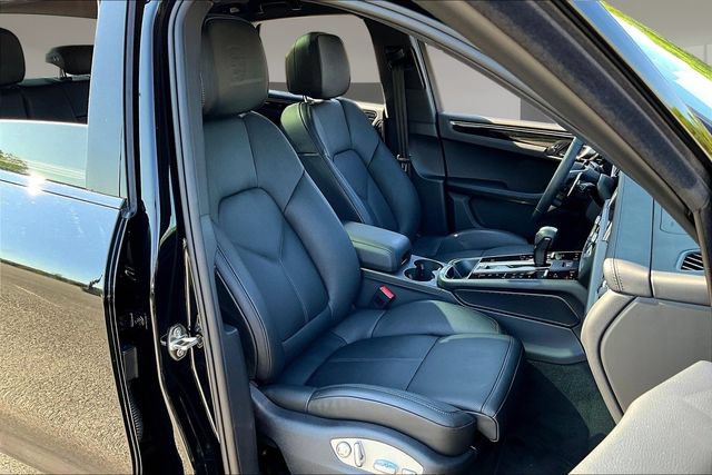 Used 2026 Porsche Macan AWD/4WD image 26