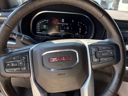 Used 2023 GMC Yukon SLT w/ SLT Luxury Package AWD/4WD image 11