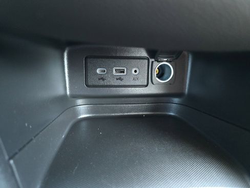 Used 2023 Chevrolet Equinox LT w/ LPO, Floor Liner Package image 28