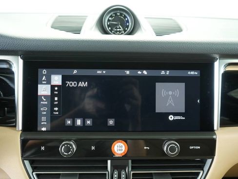 Used 2024 Porsche Macan image 18