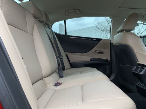 Used 2021 Lexus ES 250 w/ Premium Package image 33