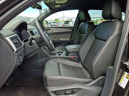 Used 2023 Volkswagen Atlas Cross Sport SE AWD/4WD image 13