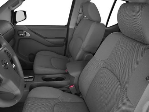 Used 2016 Nissan Frontier SV image 11