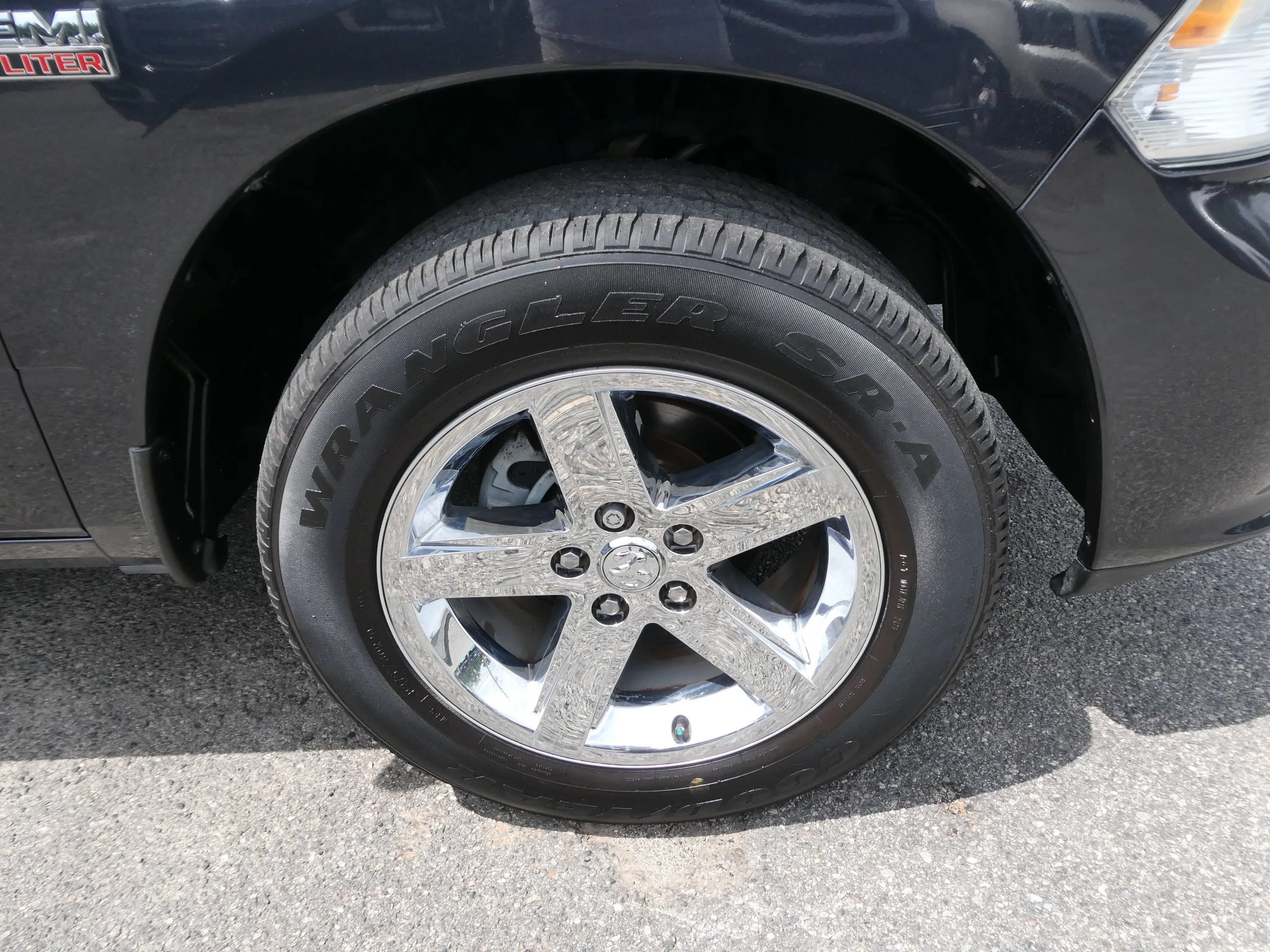 Used 2014 RAM 1500 Express RWD image 28