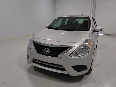 Used 2019 Nissan Versa SV FWD image 15
