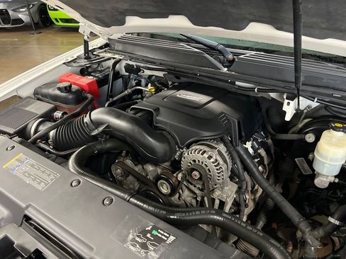 Used 2007 Cadillac Escalade AWD w/ Climate Package image 72