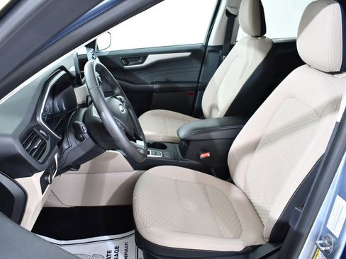 Used 2022 Ford Escape SE w/ Cold Weather Package image 6