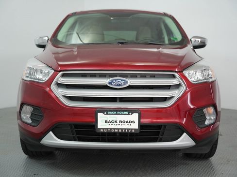 Used 2019 Ford Escape SE image 2