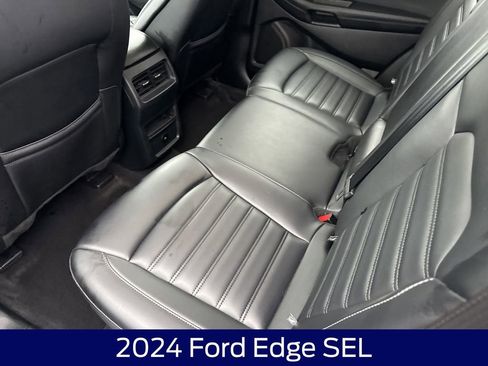 Used 2024 Ford Edge SEL image 15